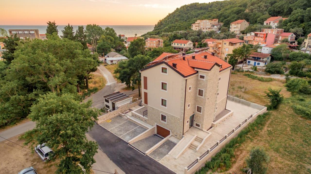 Luxury Apartments Queen Petrovac Exterior photo